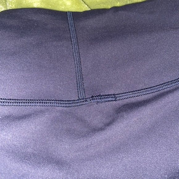 Lululemon biker shorts REVEL, size 6 - Picture 3 of 6